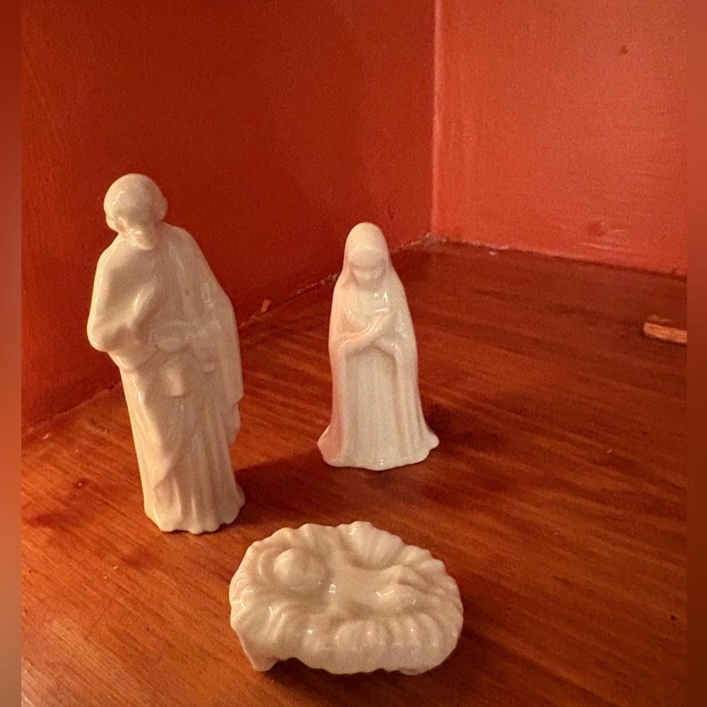 Tiny White Ceramic Nativity Figurines Set